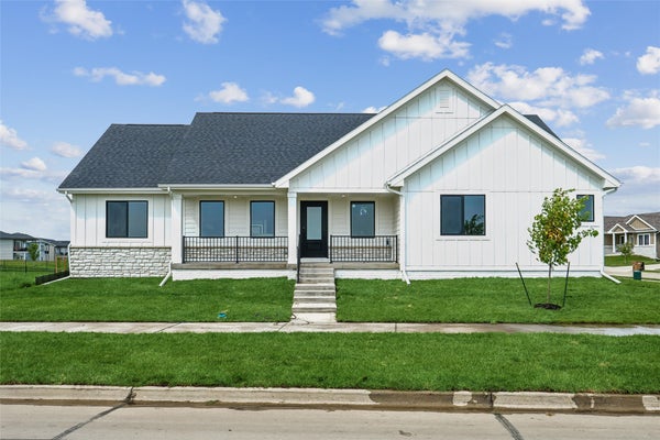 4324 WESTGATE PKWY, CLIVE, IA 50325 - Image 792b0a3e22fd9b7b70bbea1a559feb42/2058596286