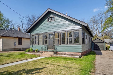 Homes For Sale - 3220 SW 13th Street<br/> Polk County, Des Moines, IA 50321