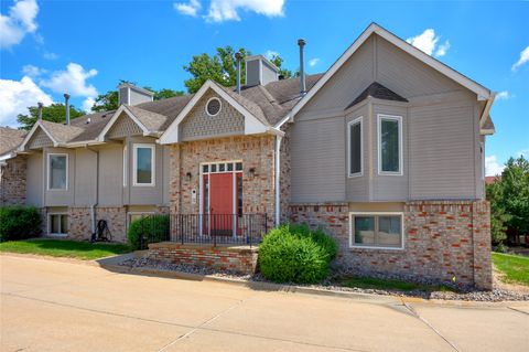 Condo For Sale - 8178 Dellwood Drive<br/> Urbandale, IA 50322