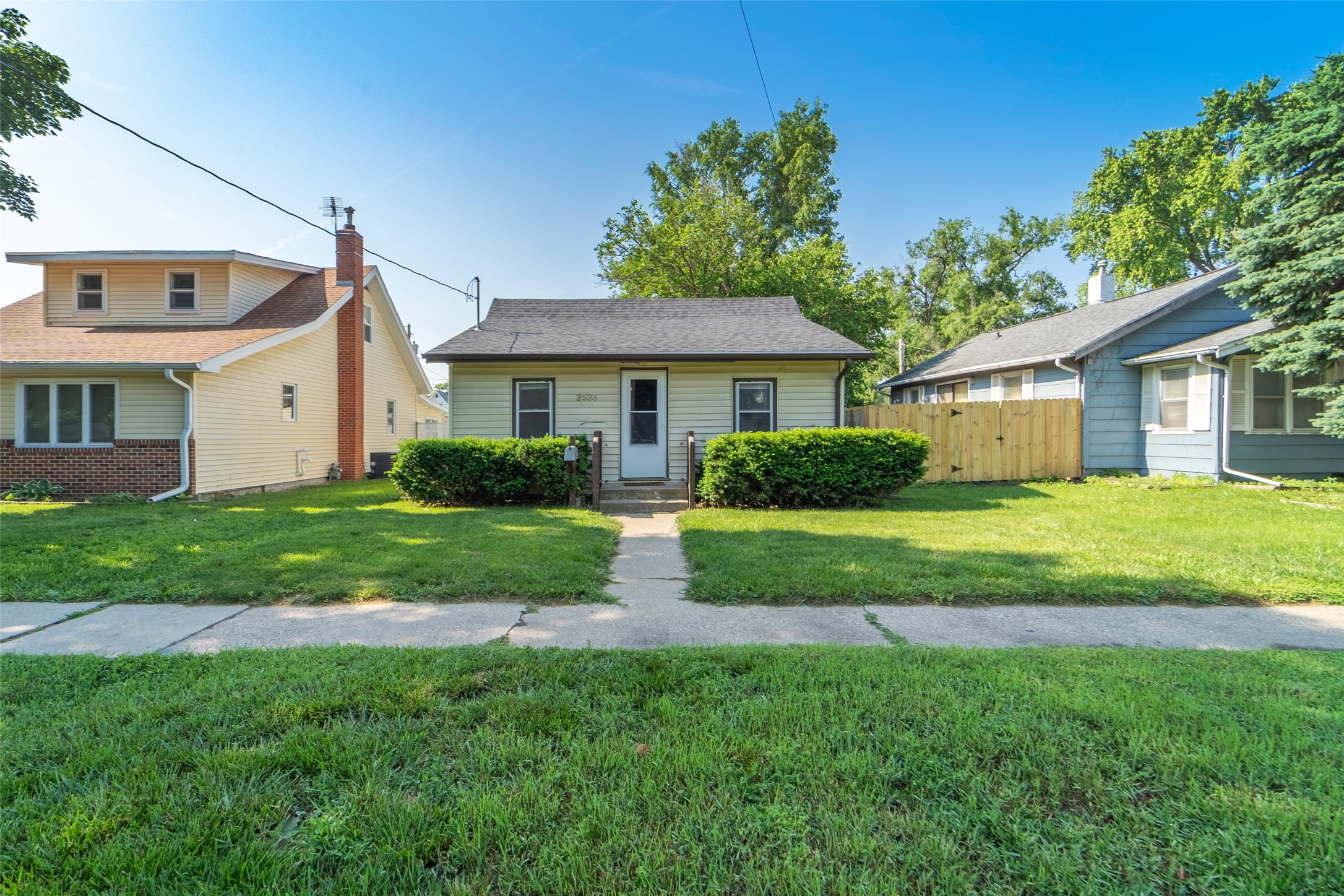 2523 Des Moines Street, Des Moines, Iowa image 2