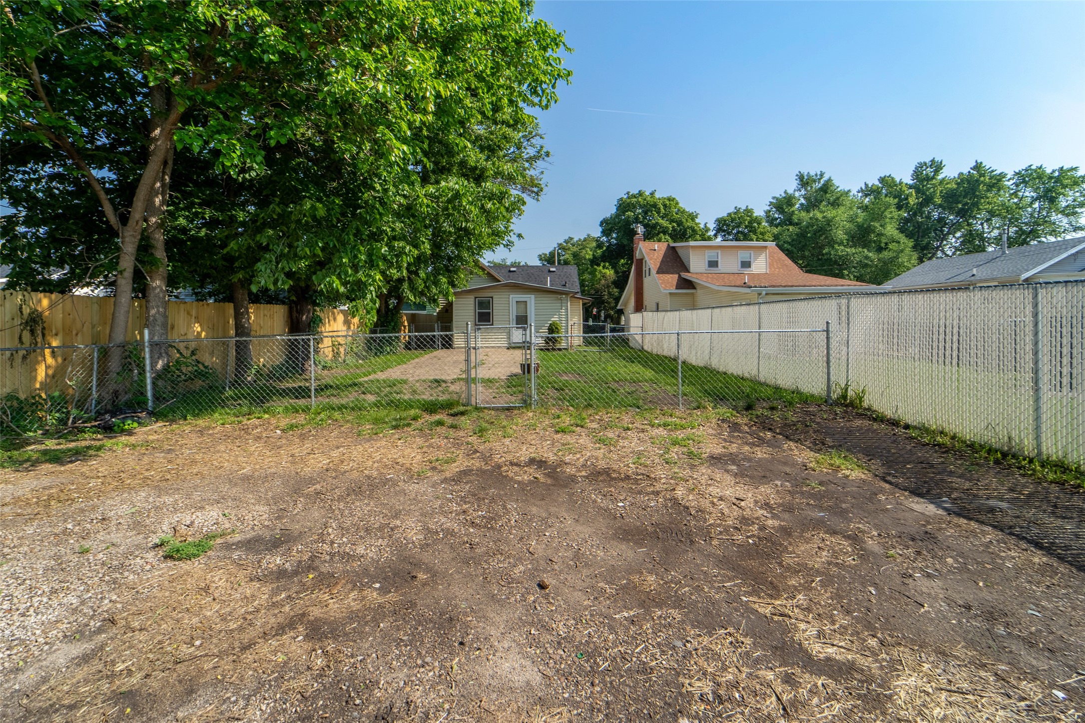 2523 Des Moines Street, Des Moines, Iowa image 25