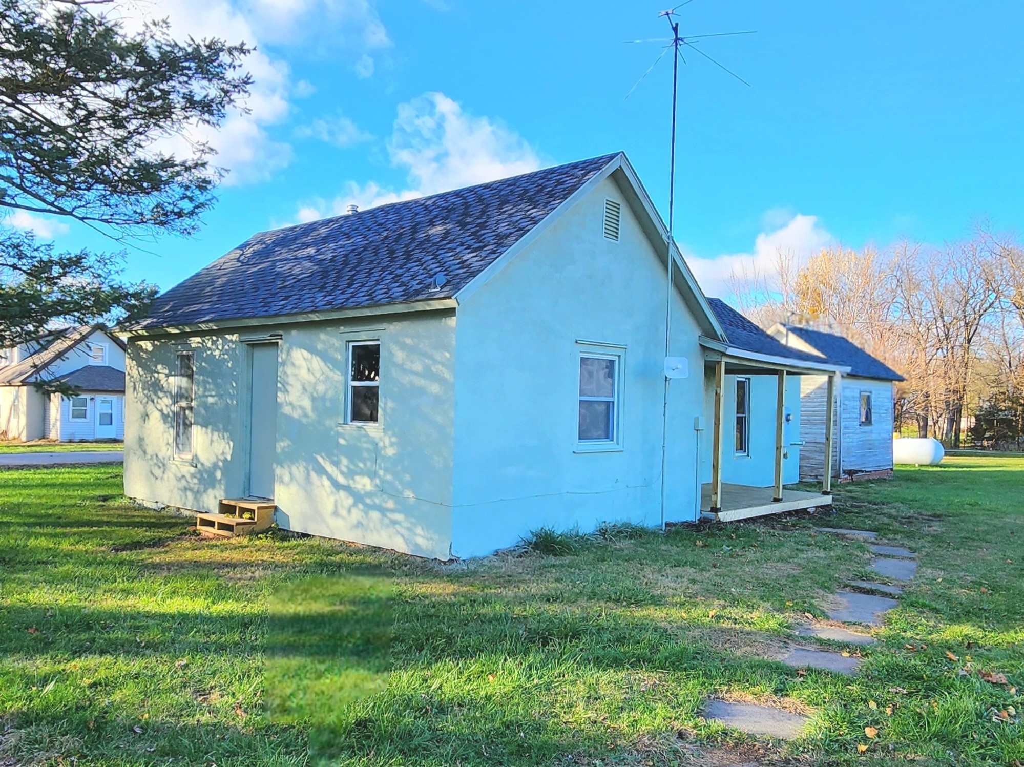 400 W 2nd Street, Dawson, Iowa image 1