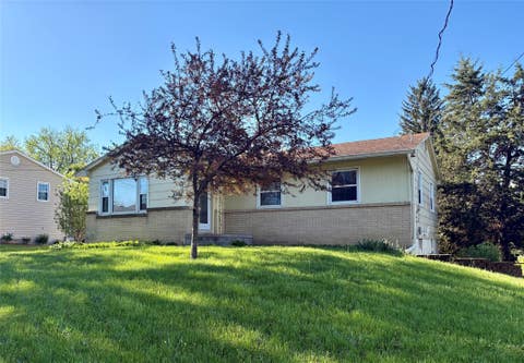 Homes For Sale - 4901 Ash Drive<br/> Pleasant Hill, IA 50327