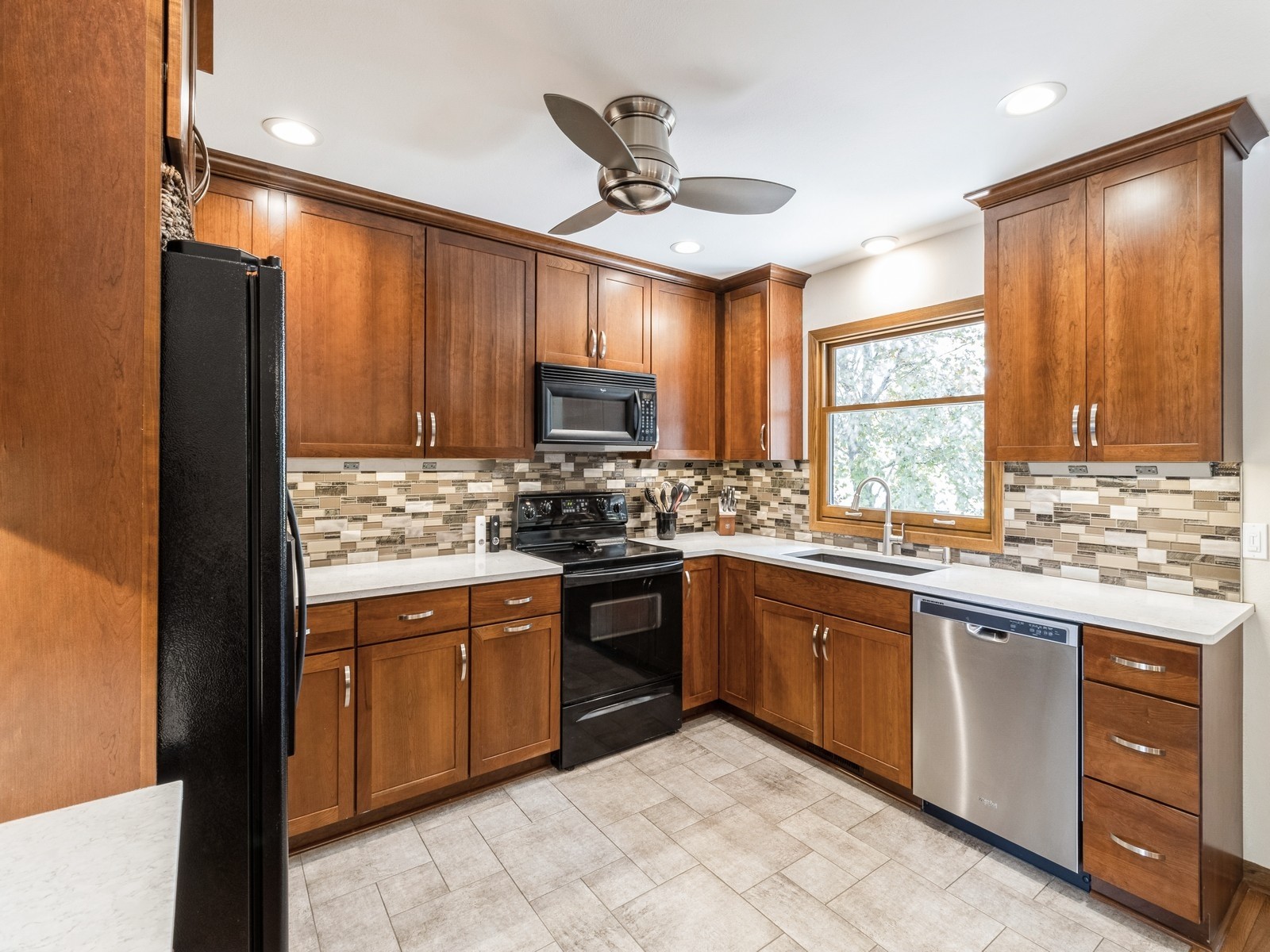 2211 Prairie View, Ames, Iowa image 6
