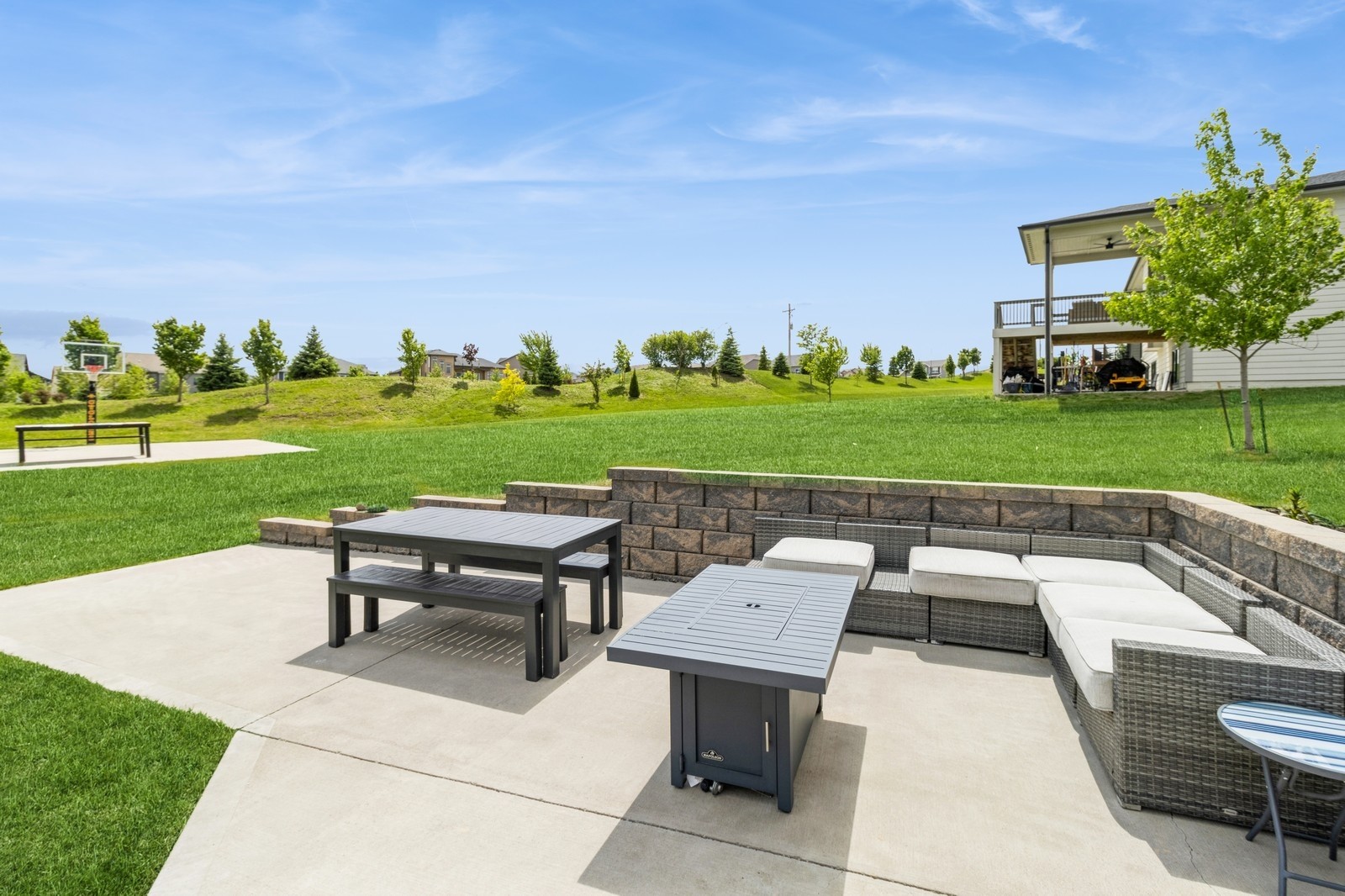16216 Goldenrod Drive, Urbandale, Iowa image 7