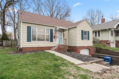 Homes For Sale - 1649 Northwest Drive<br/> Des Moines, IA 50310