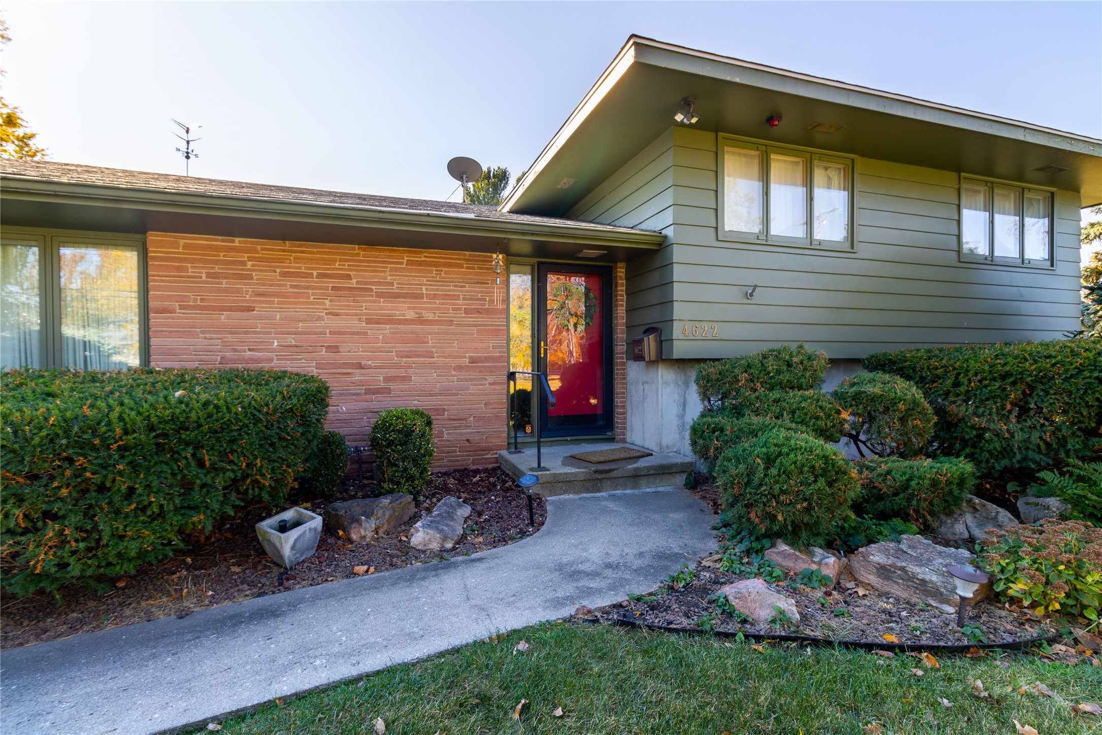 4622 Madison Avenue, Des Moines, Iowa image 2