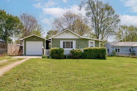 Homes For Sale - 3915 Glover Avenue<br/> Des Moines, IA 50315