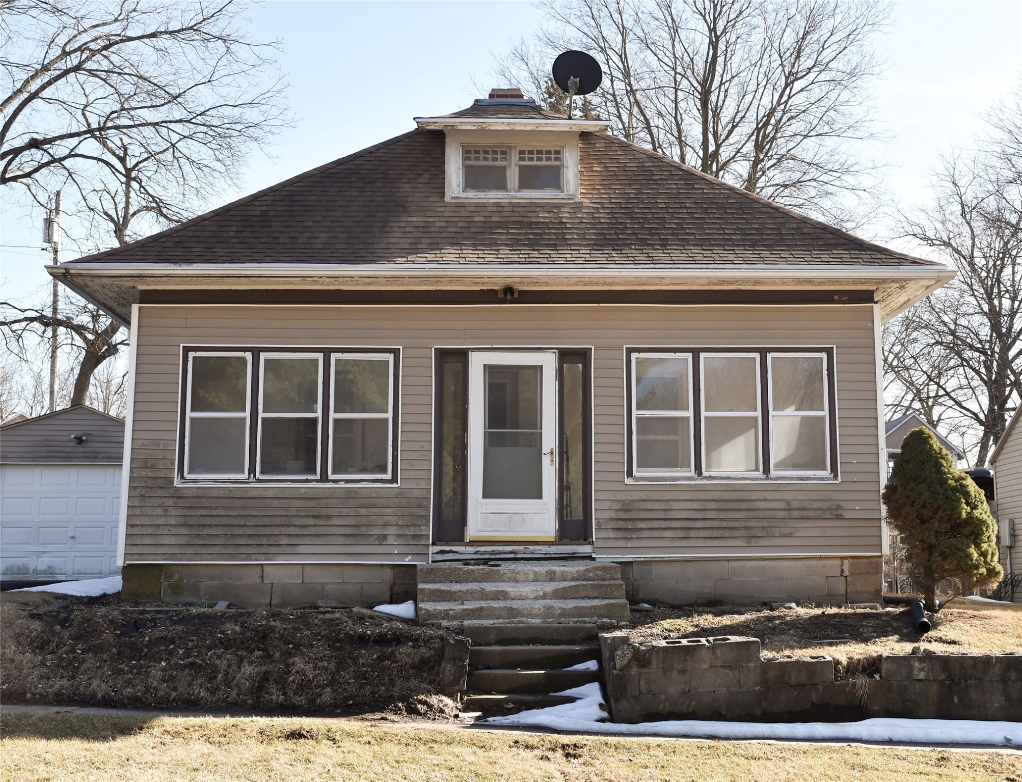 906 Grand Street, Guthrie Center, Iowa image 1