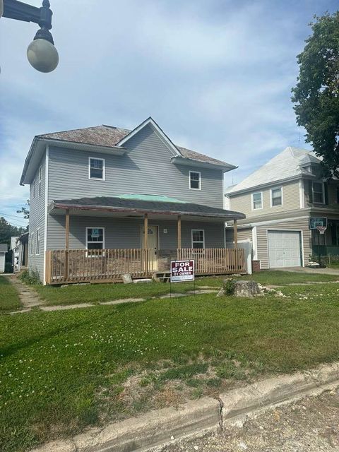 Homes For Sale - 634 2nd Street<br/> Tama County, Traer, IA 50675