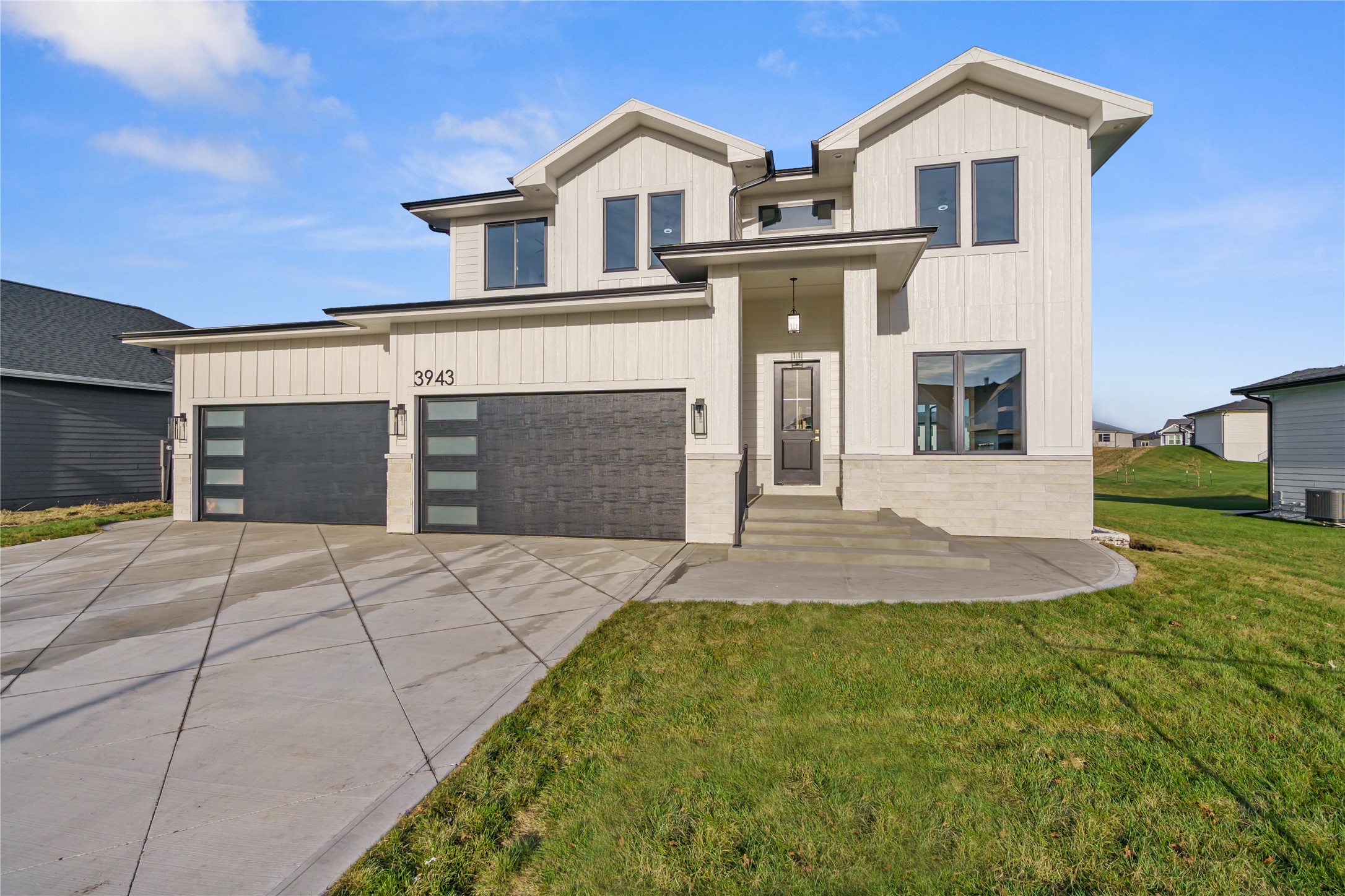 3943 NW 181st Street, Clive, Iowa image 2