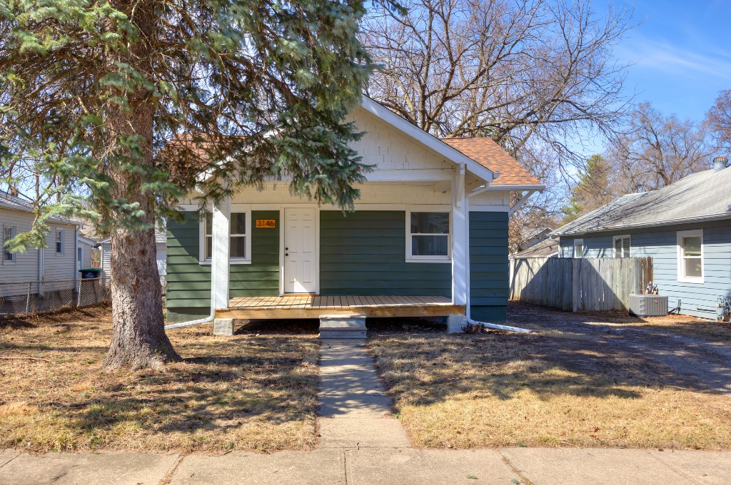 3146 SW 12th Place, Des Moines, Iowa image 2