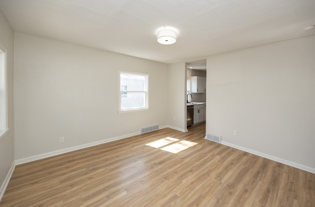 3146 SW 12th Place, Des Moines, Iowa image 4