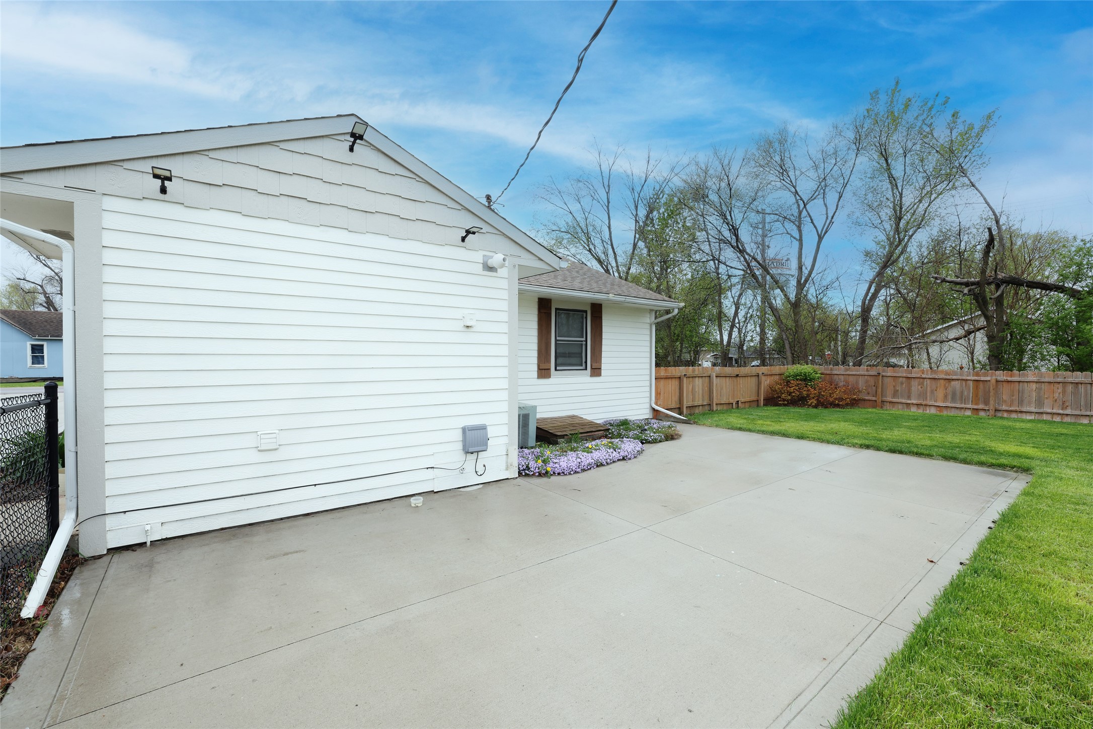 105 W 22nd Street, Madrid, Iowa image 8