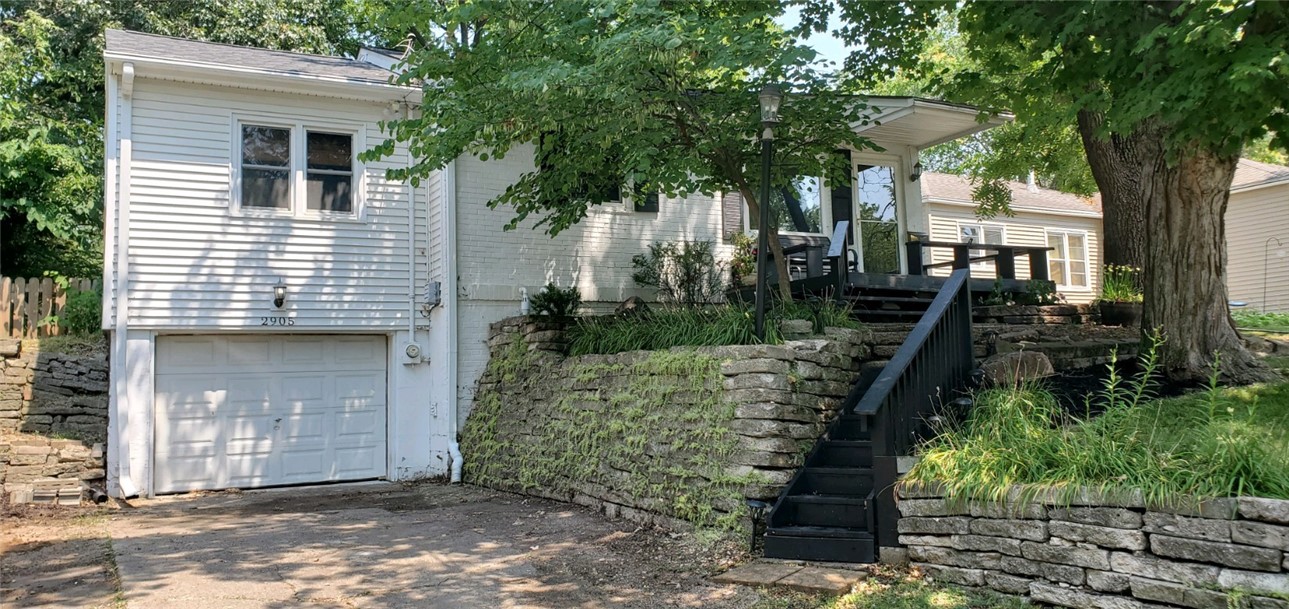 Photo 1 of 10 — 2905 Holcomb Avenue, Des Moines, IA 50310