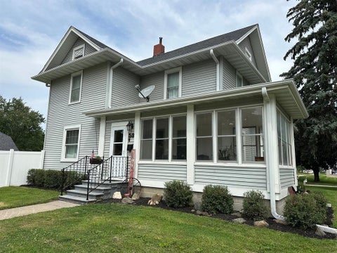 Homes For Sale - 59 E Benton Street<br/> Winterset, IA 50273