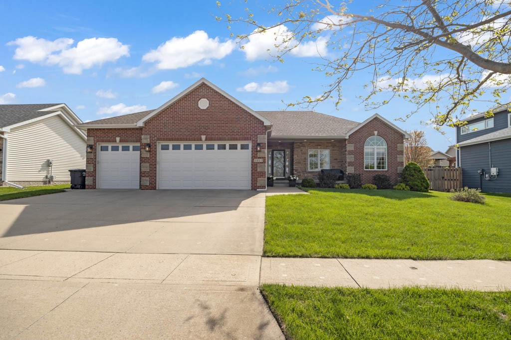 1003 NW Rockcrest Road, Ankeny, Iowa image 1