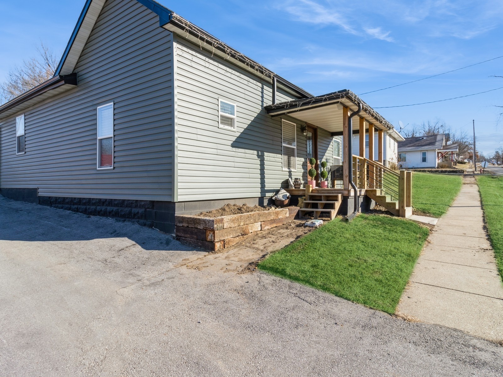 711 2nd Street, Kellogg, Iowa image 3