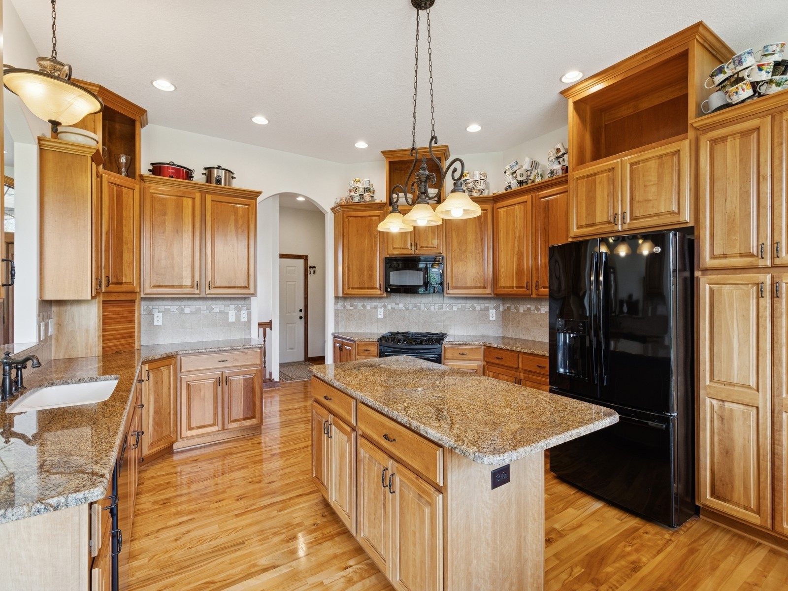 10612 NW 75th Place, Johnston, Iowa image 9