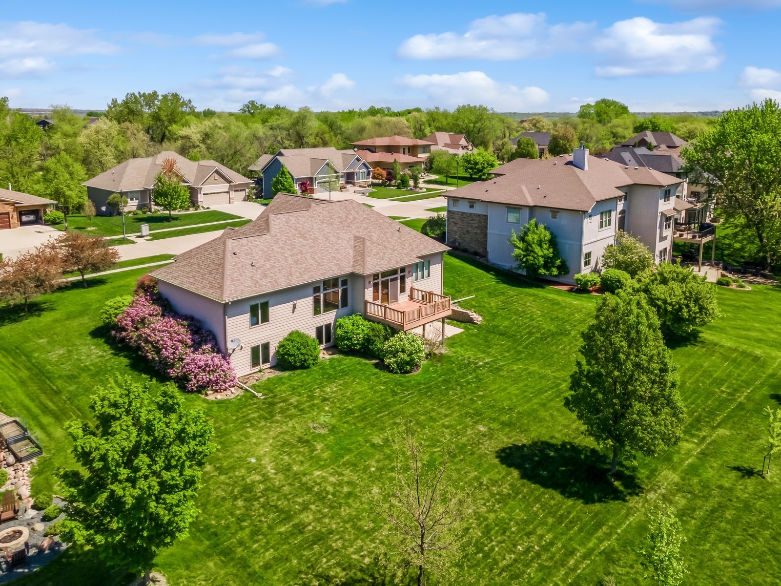10612 NW 75th Place, Johnston, Iowa image 4