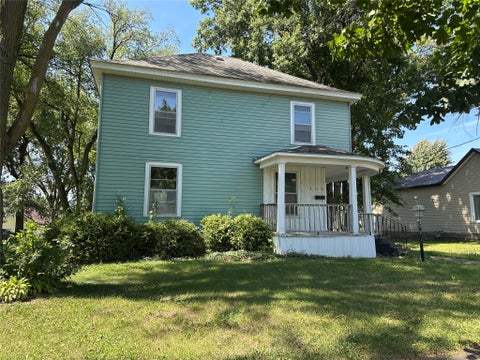 Homes For Sale - 109 N Pine Street<br/> Bloomfield, IA 52537