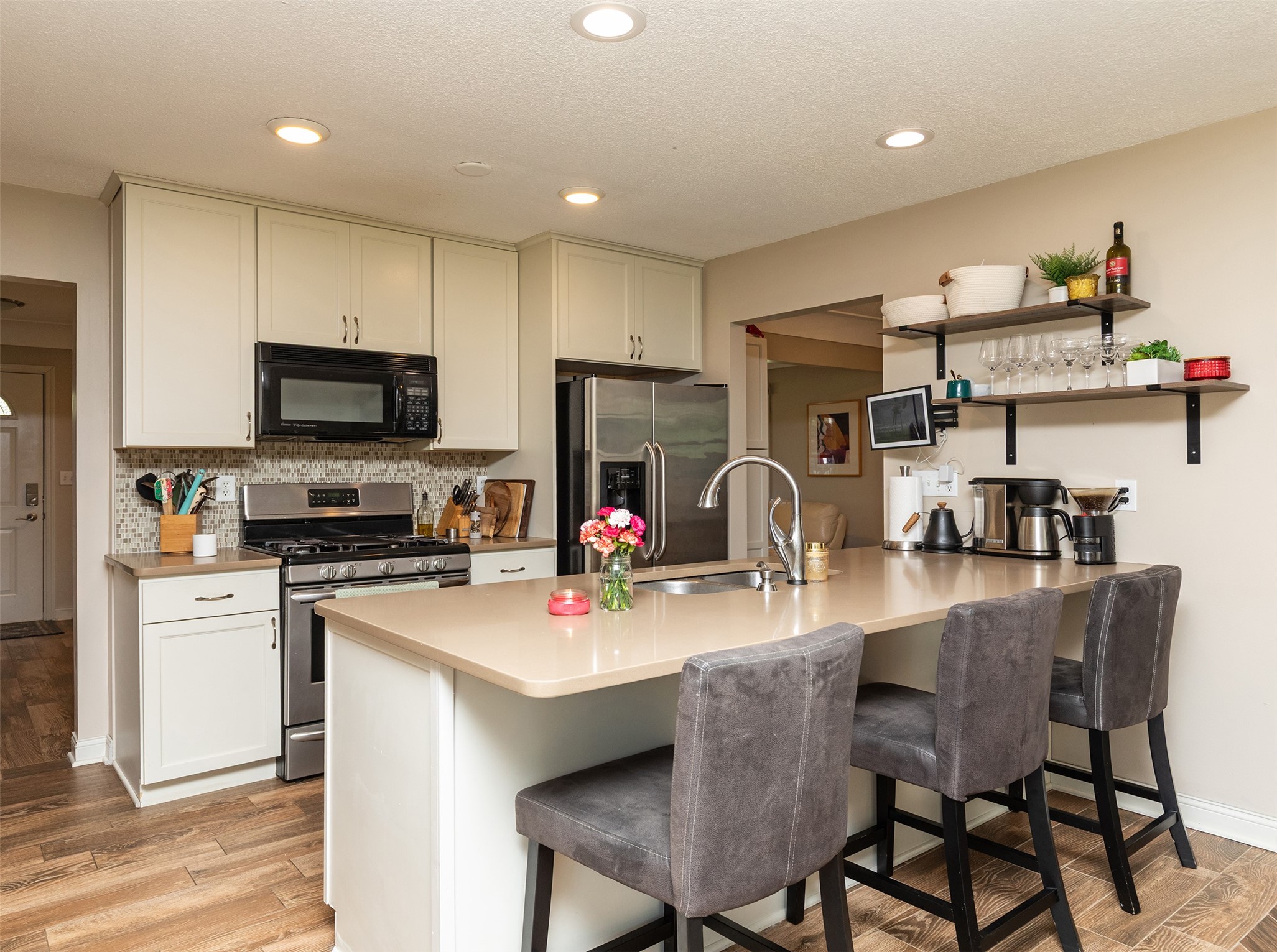 6424 Allison Avenue, Windsor Heights, Iowa image 2
