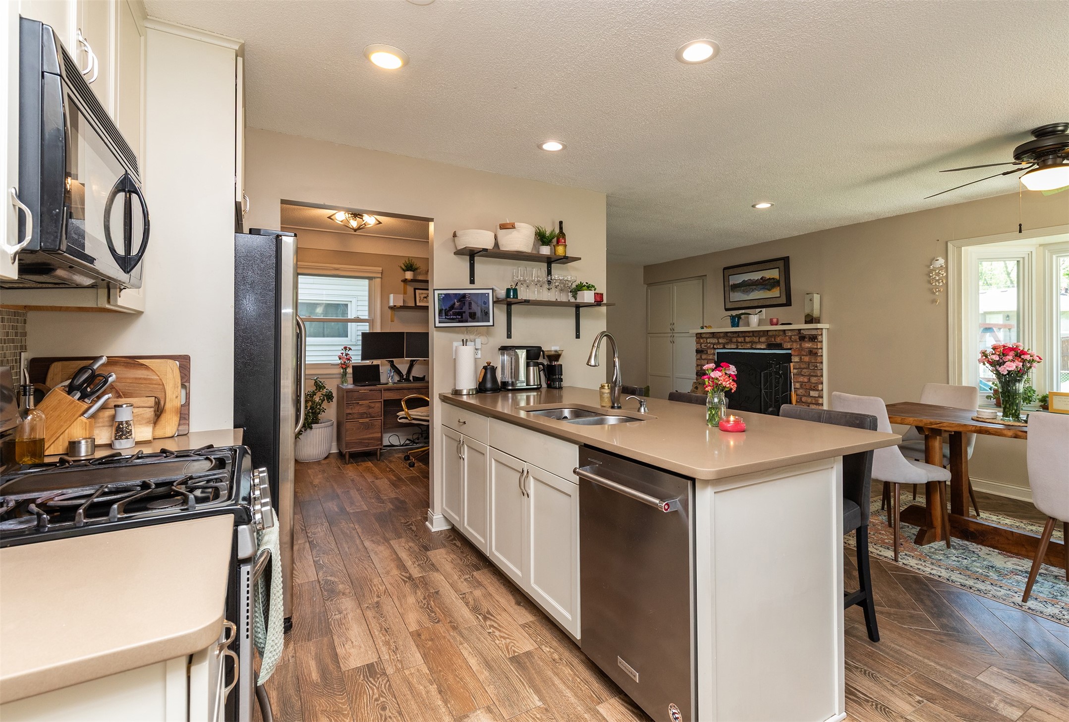 6424 Allison Avenue, Windsor Heights, Iowa image 3