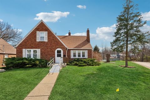 Homes For Sale - 1244 Edgemont Street<br/> Des Moines, IA 50315