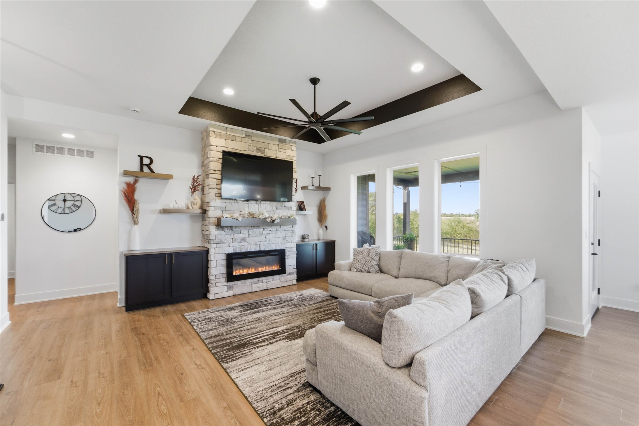 2343 Green Leaf Circle
