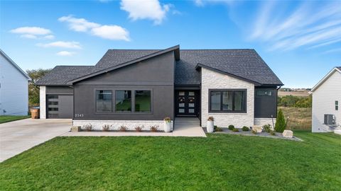 2343 Green Leaf Circle Norwalk IA 50211