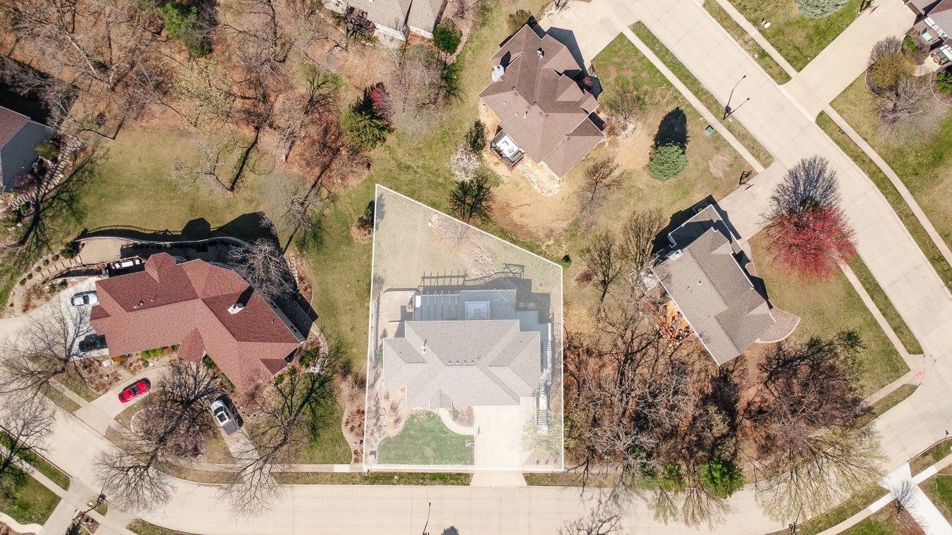 2312 Drenthe Laan Lane, Pella, Iowa image 2