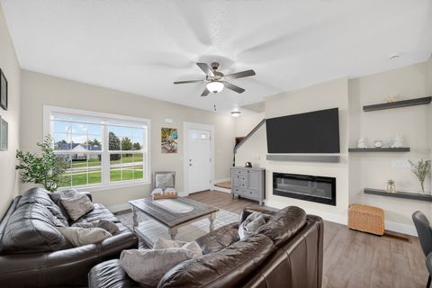 Condo For Sale - 5871 Marble Circle<br/> Johnston, IA 50131