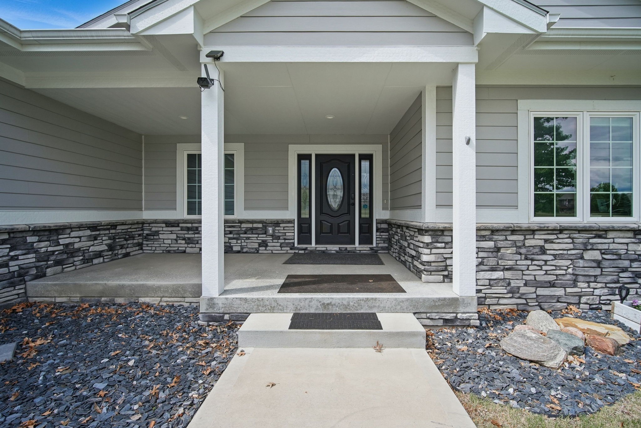 15905 Douglas Parkway, Waukee, Iowa image 2