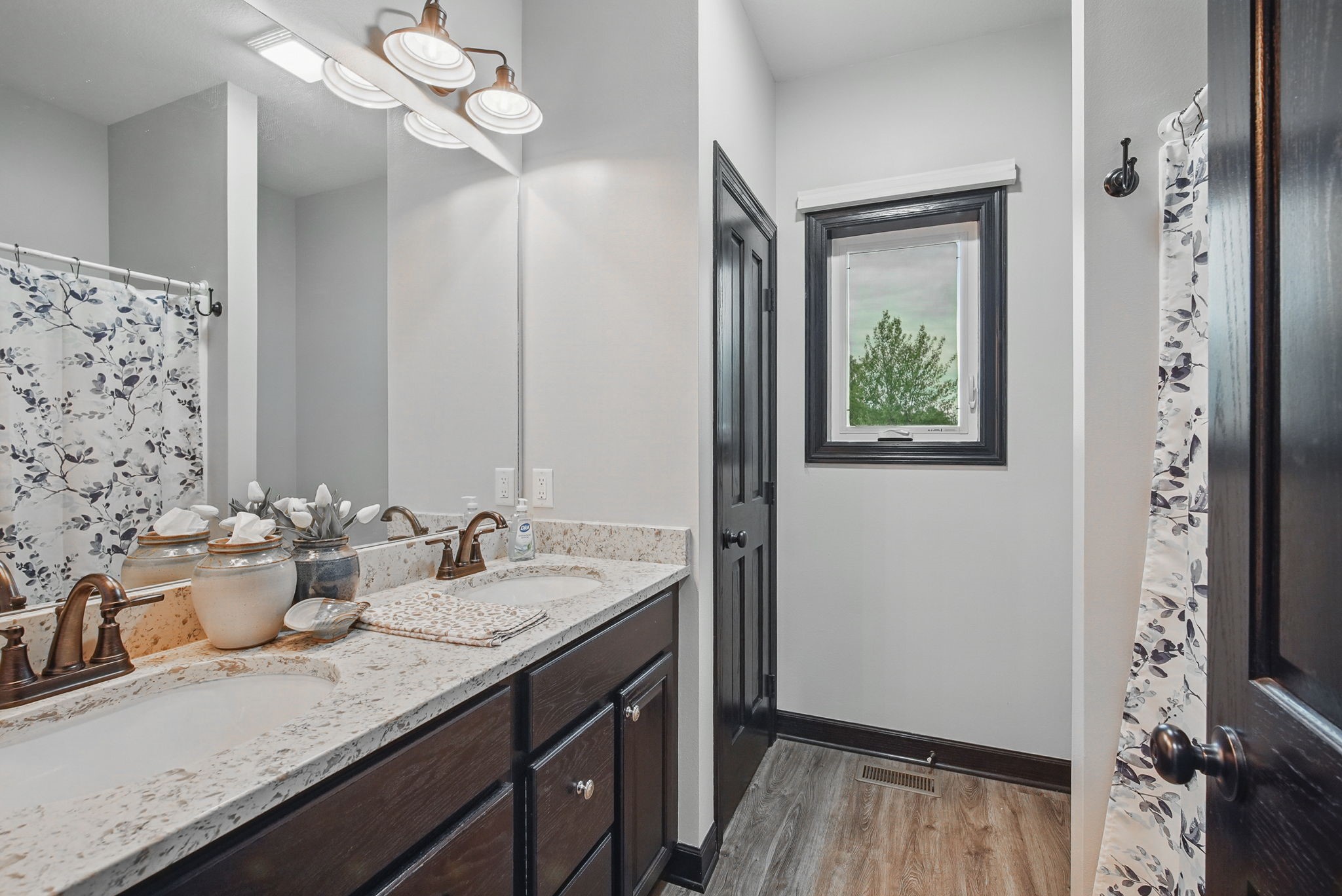 15905 Douglas Parkway, Waukee, Iowa image 20