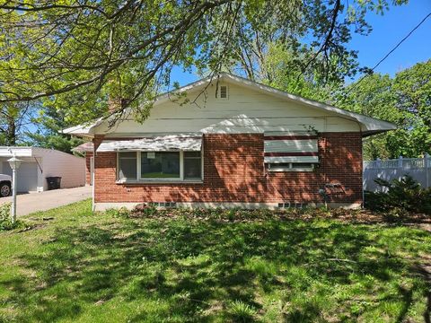 Homes For Sale - 607 E Warren Street<br/> Henry County, Mt Pleasant, IA 52641