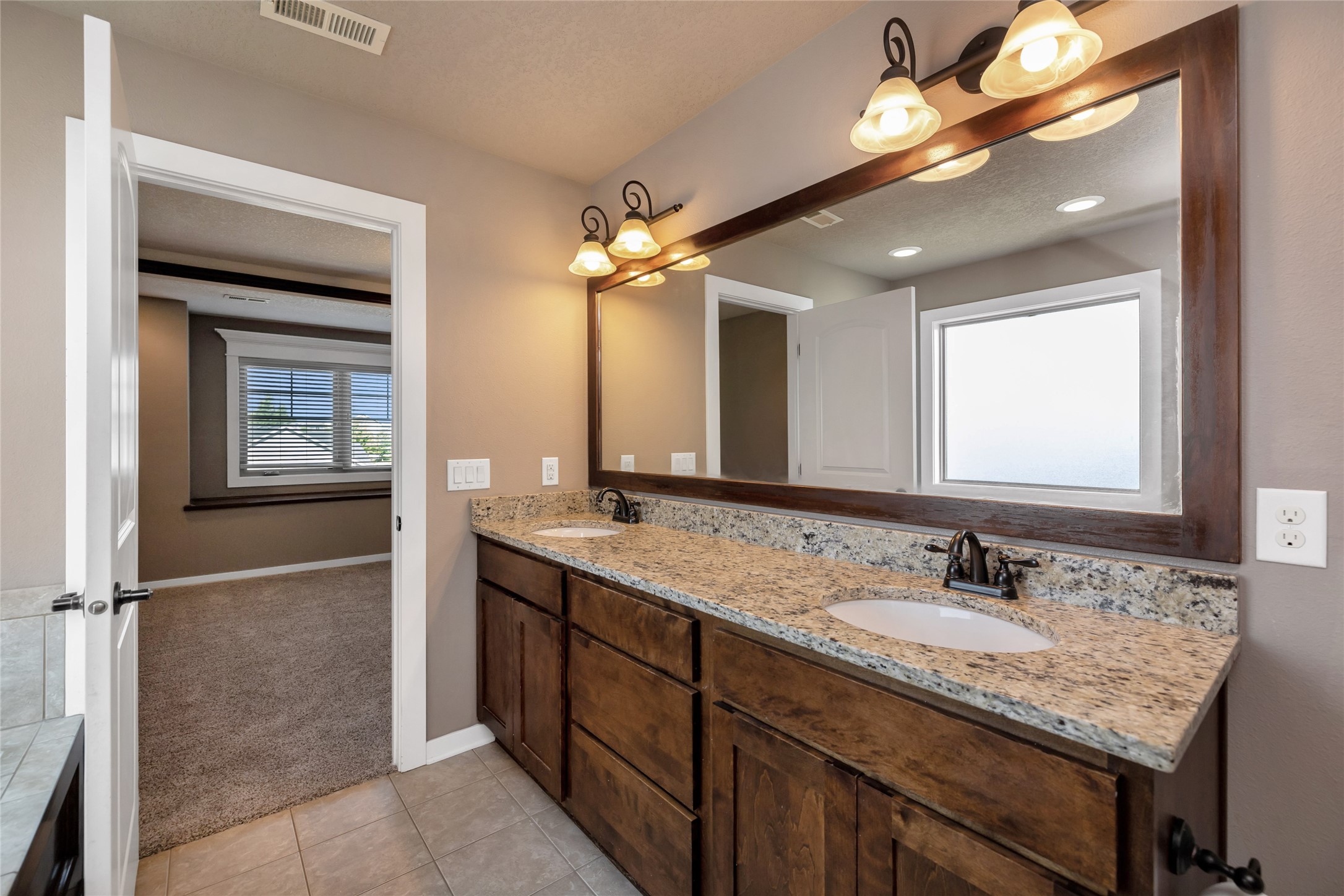 3555 NW 164th Street, Clive, Iowa image 18
