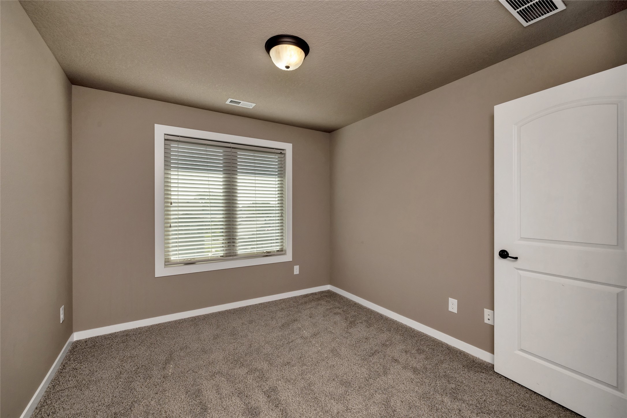 3555 NW 164th Street, Clive, Iowa image 23