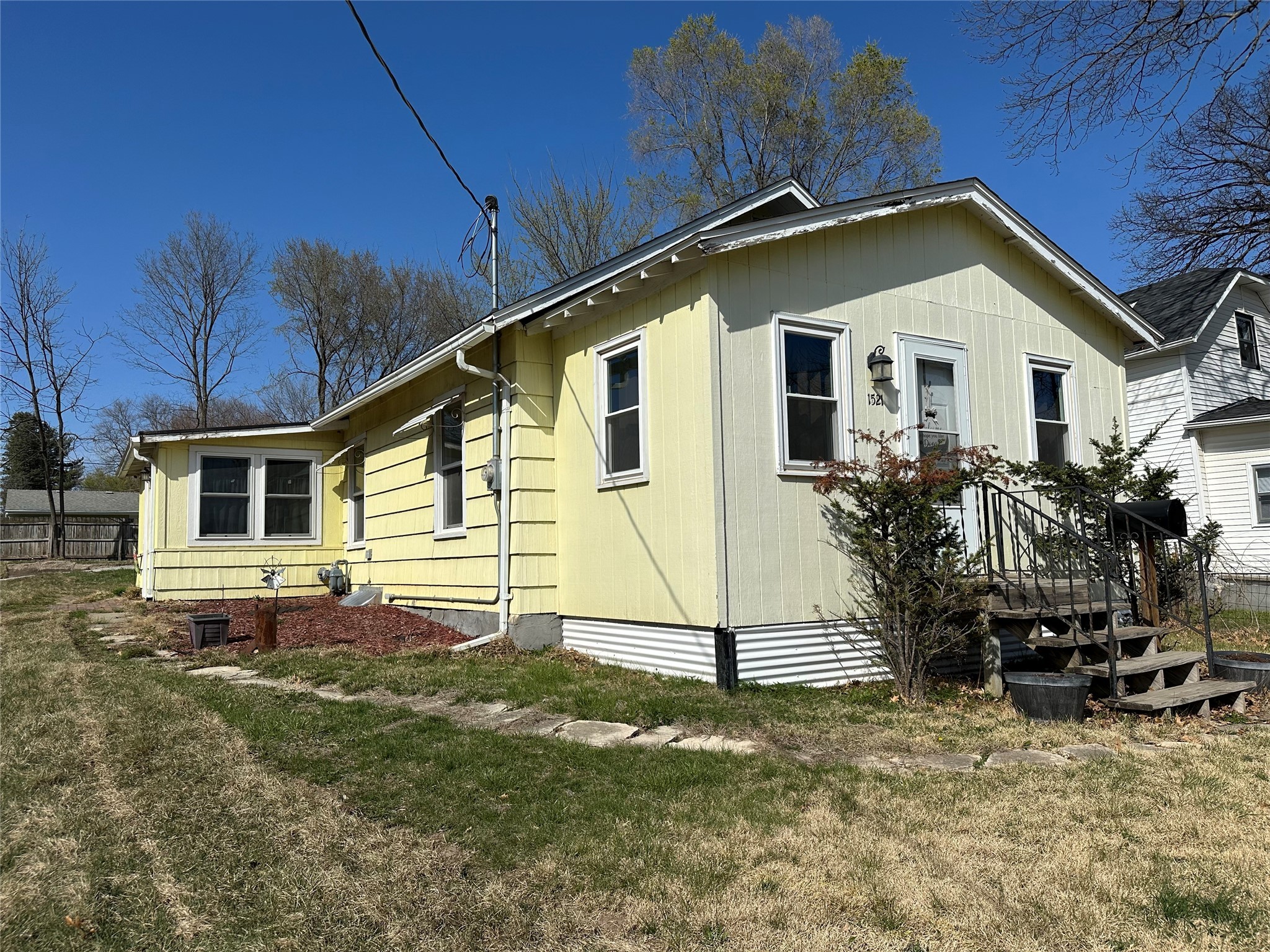 1521 Clinton Avenue, Des Moines, Iowa image 2