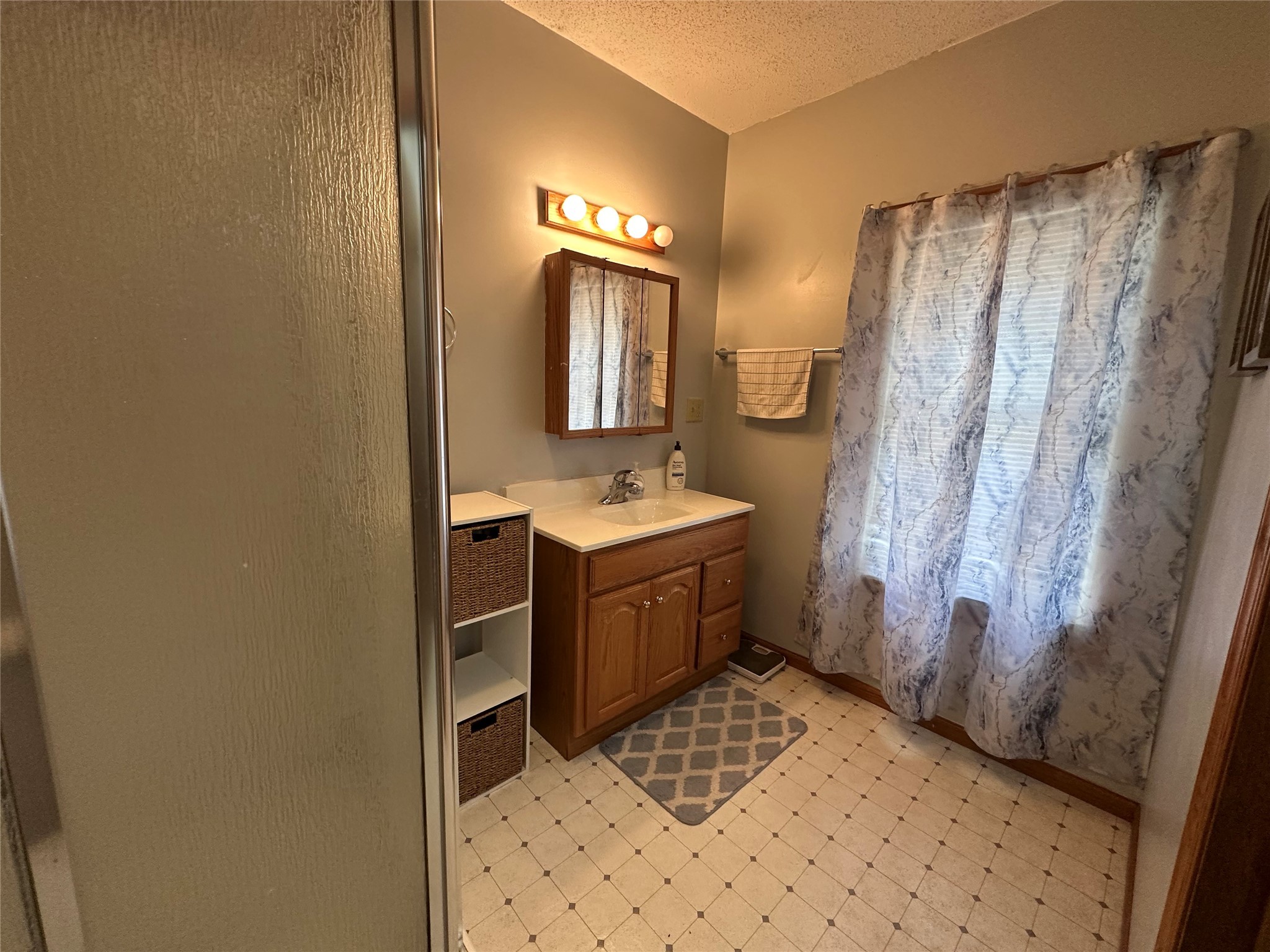 1521 Clinton Avenue, Des Moines, Iowa image 15