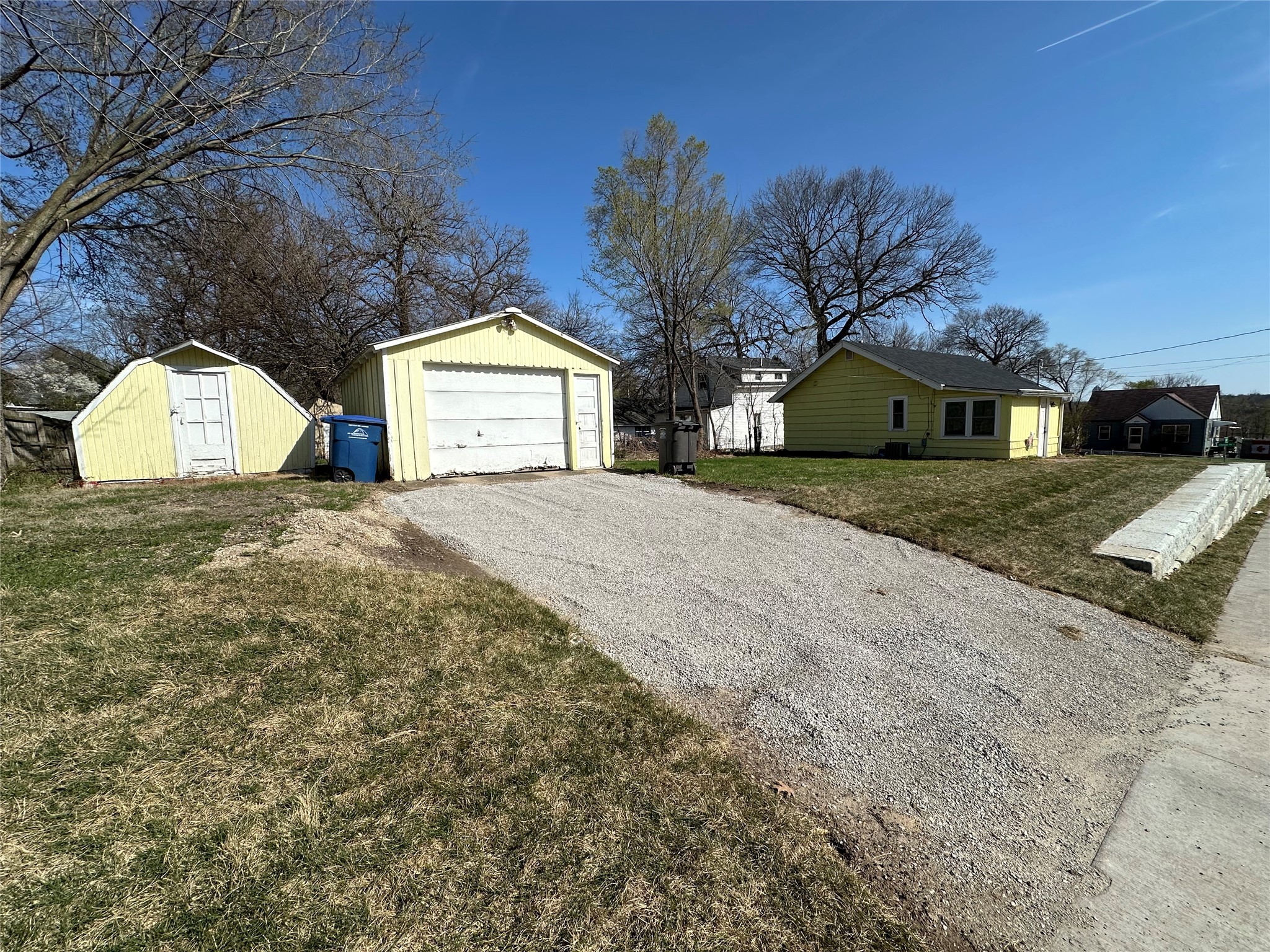 1521 Clinton Avenue, Des Moines, Iowa image 3