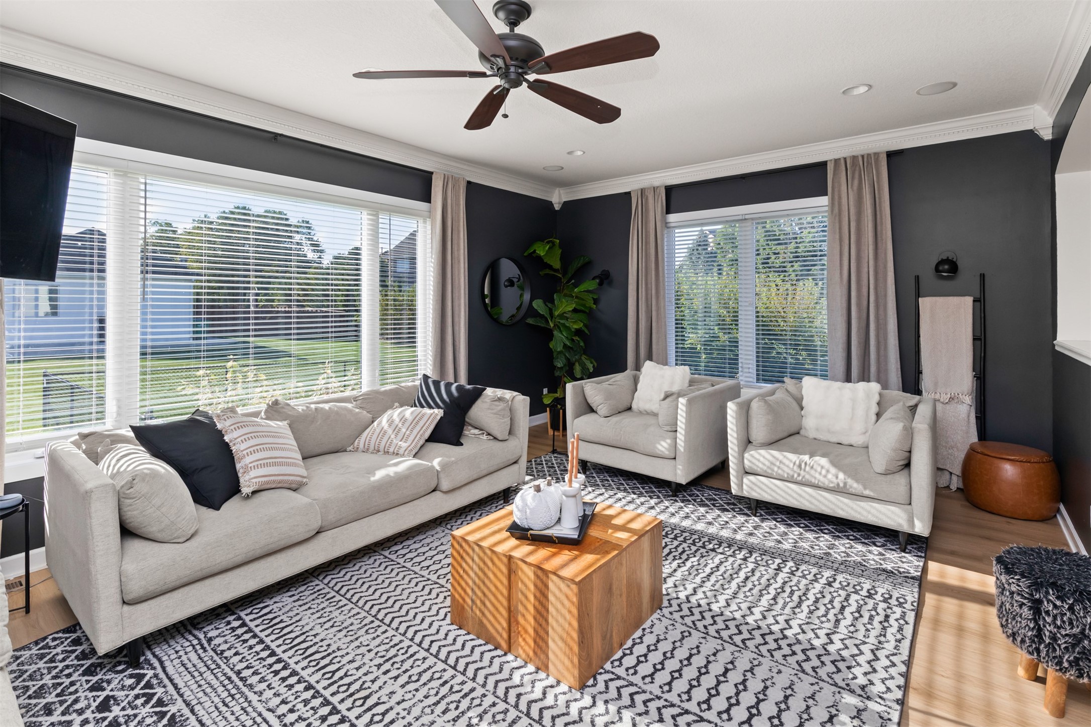 2210 NE Trilein Drive