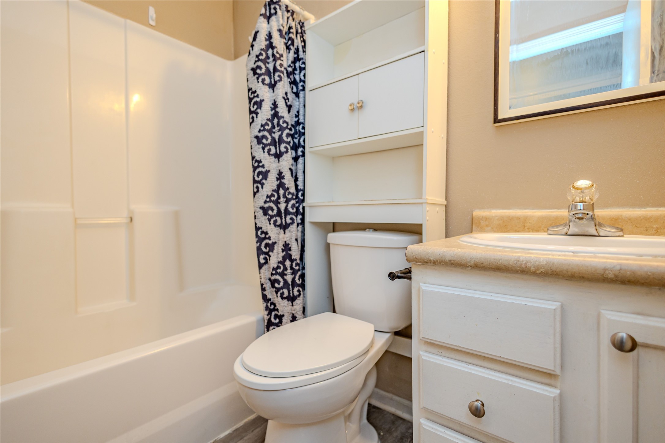 303 Kenyon Avenue, Des Moines, Iowa image 13