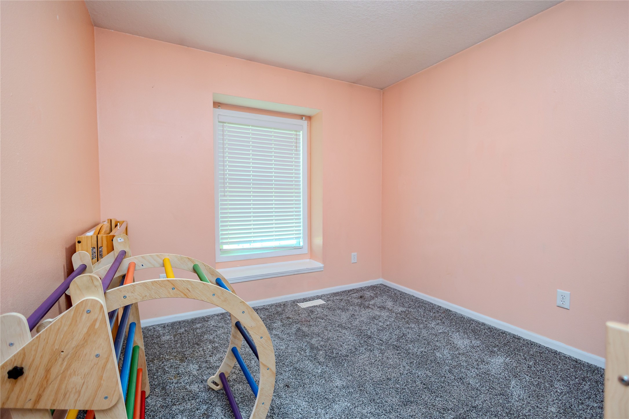 303 Kenyon Avenue, Des Moines, Iowa image 16