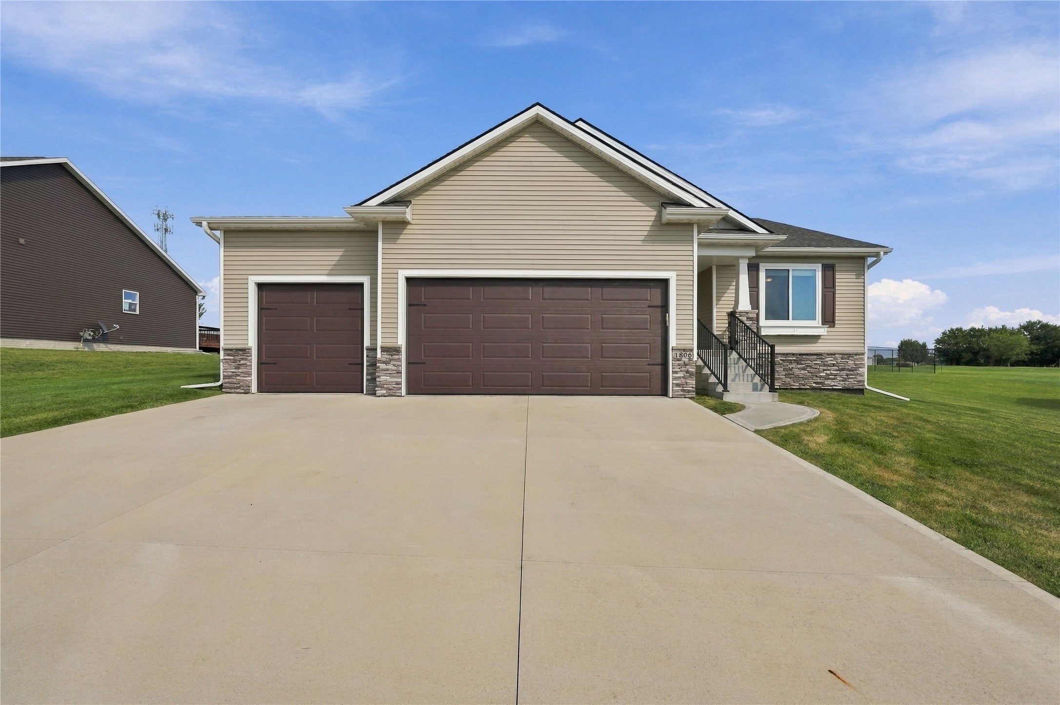 1806 Lakeview Drive