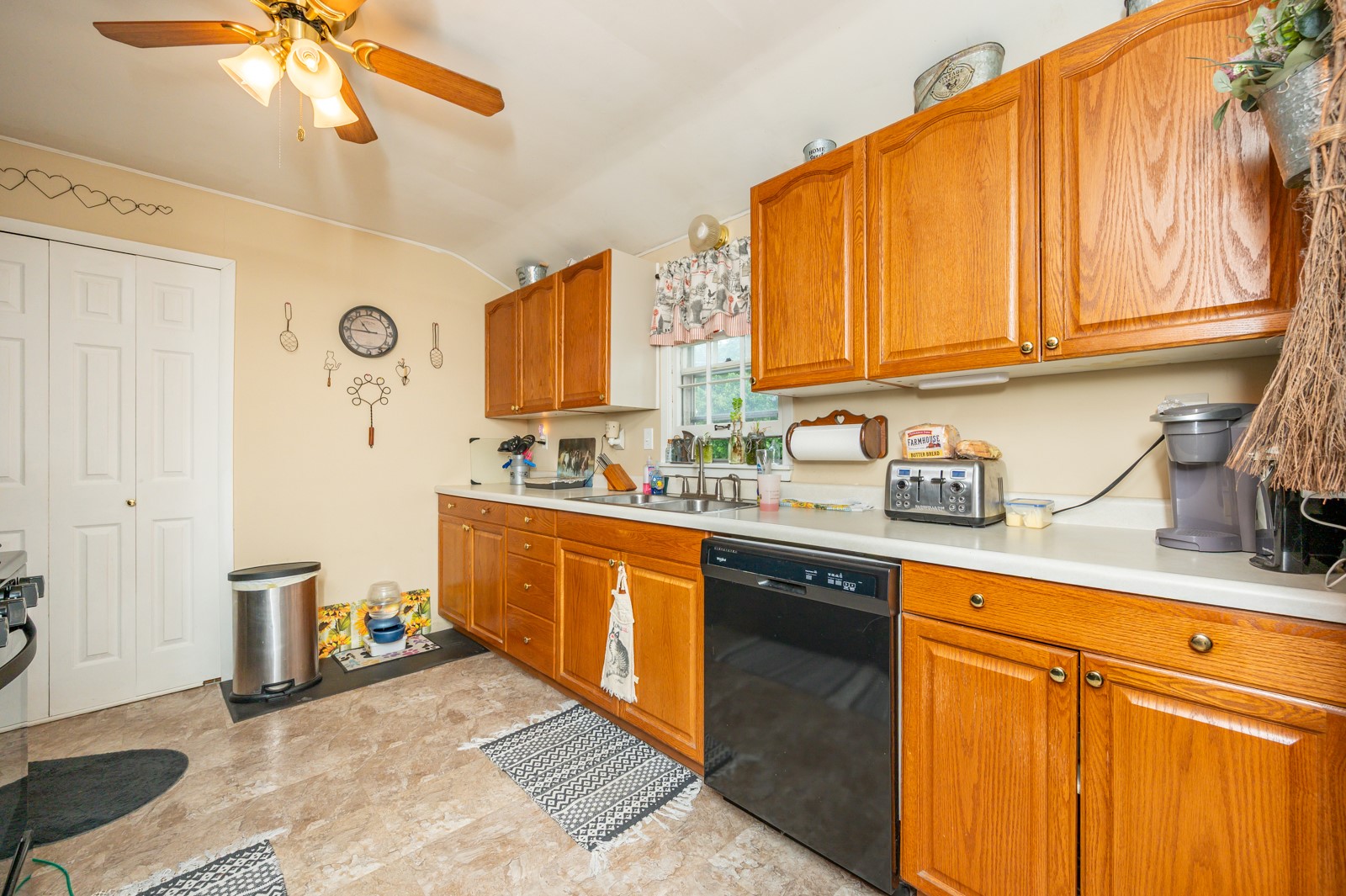 1309 Glenway Drive, Newton, Iowa image 5