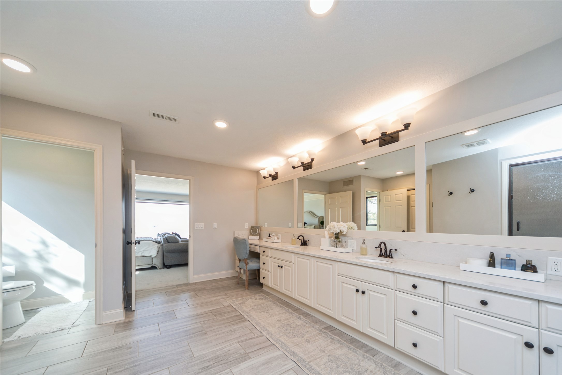 1720 Cedarwood Circle, Clive, Iowa image 22