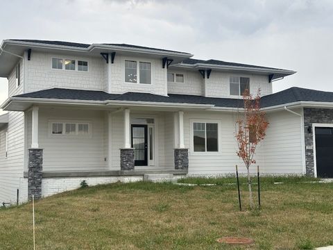 Homes For Sale - 1310 NW Alderleaf Drive<br/> Waukee, IA 50263