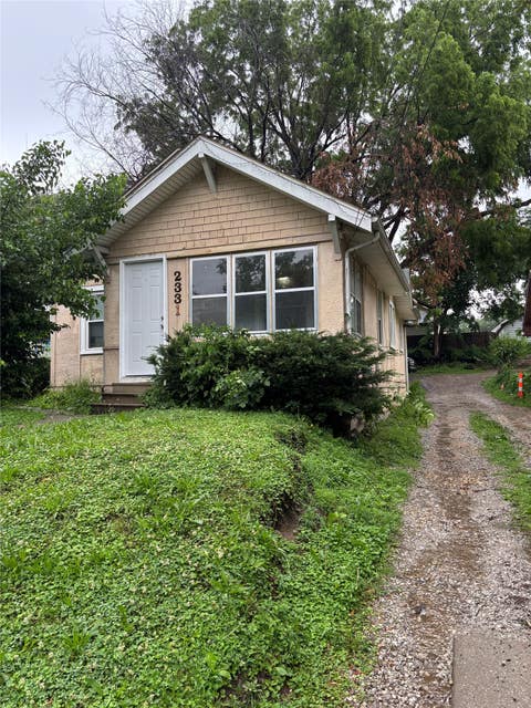 Homes For Sale - 2331 E 11th Street<br/> Des Moines, IA 50316