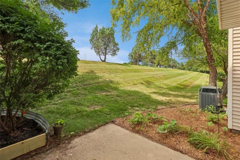 Condo For Sale - 1040 68th Street #5<br/> West Des Moines, IA 50265