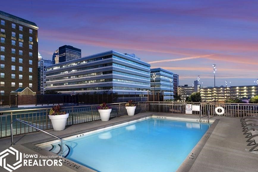 300 Walnut Street 2503